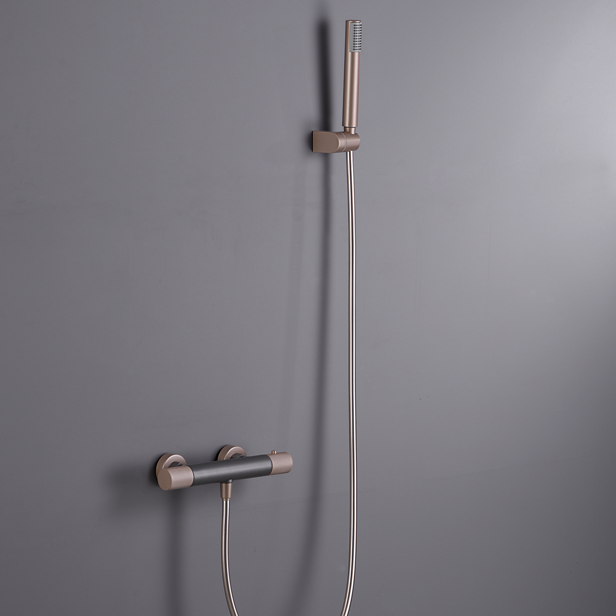MITIGEUR THERMOSTATIQUE DE DOUCHE GRIS MAT / CHAMPAGNE BTD038-5GC