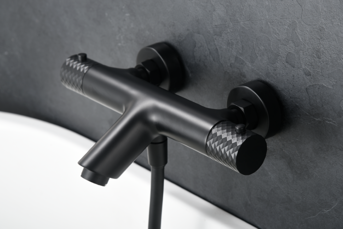 MITIGEUR BAIN/DOUCHE THERMOSTATIQUE NOIR MAT BTG053-4NG