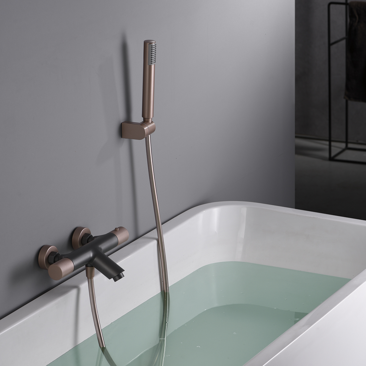 MITIGEUR THERMOSTATIQUE BAIN DOUCHE GRIS MAT / CHAMPAGNE BTD038-4GC
