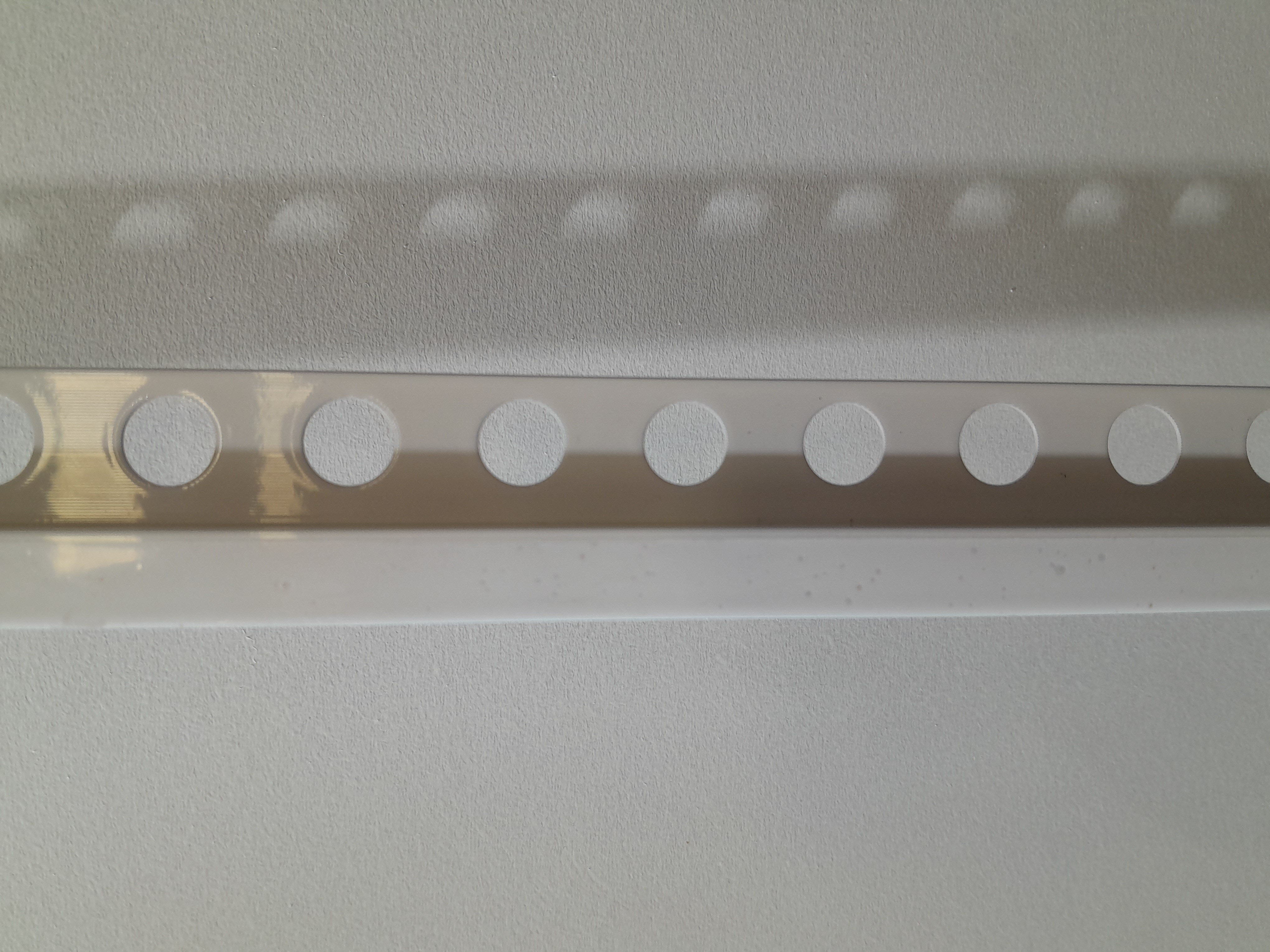 BAGUETTE DE FINITION  CARRE ALU COULEUR BLANCHE 12 MM