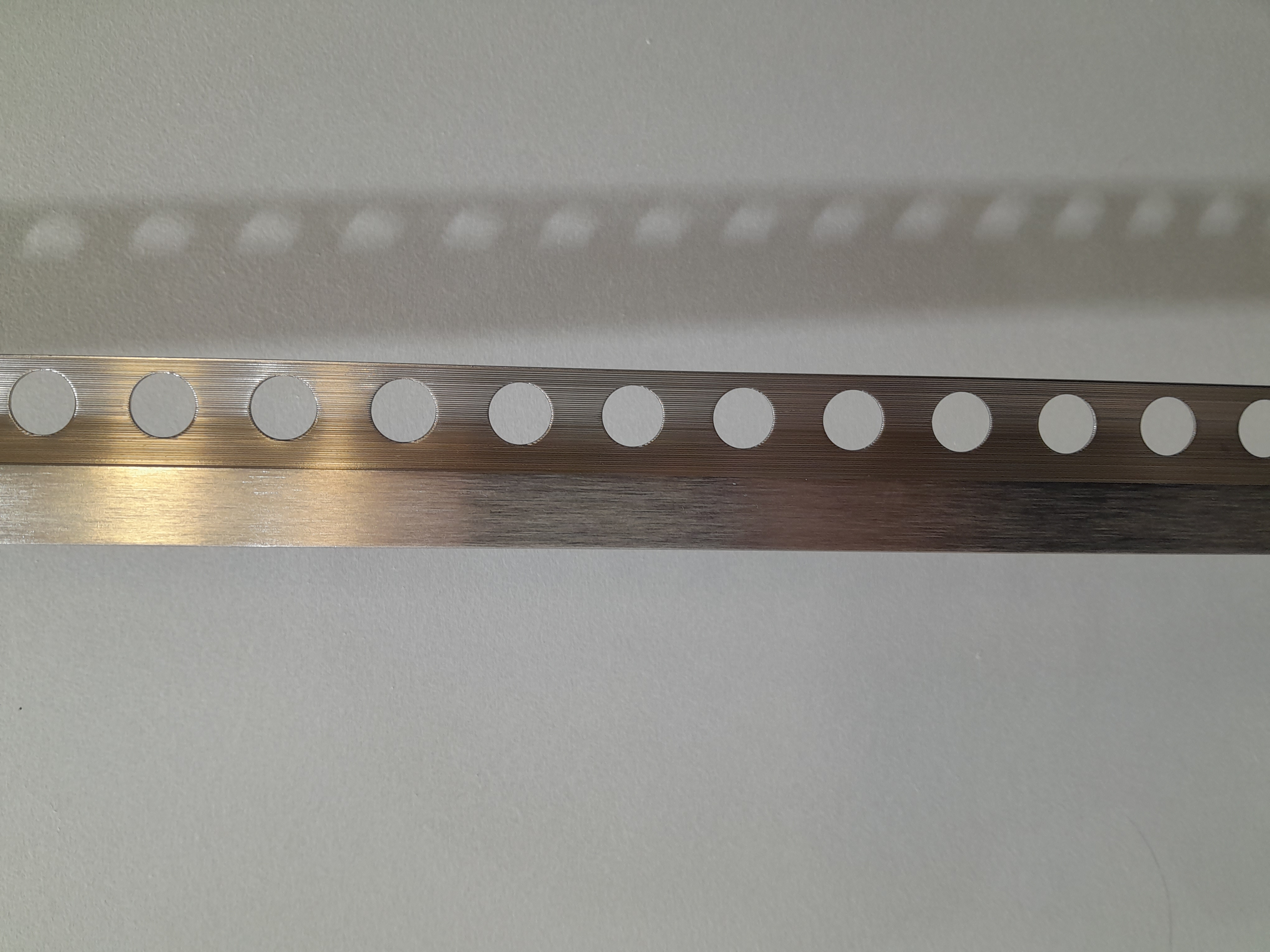 BAGUETTE DE FINITION CARRE ALU COULEUR ALU BROSSE 14 MM